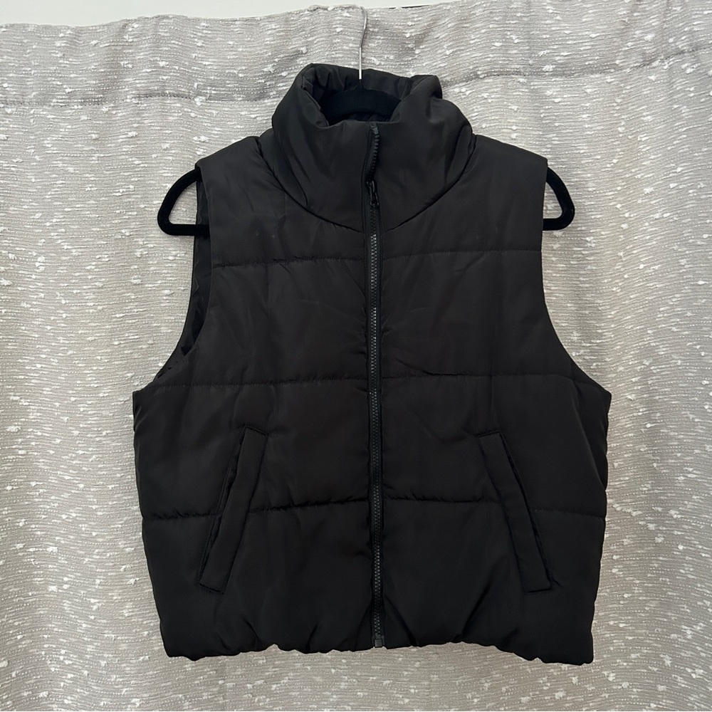 Automet Cropped Puffer Vest Black